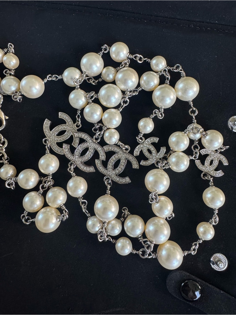 CHANEL Iconic Ivory Pearl CC Logo Long Chain Necklace - Picture 3 of 16